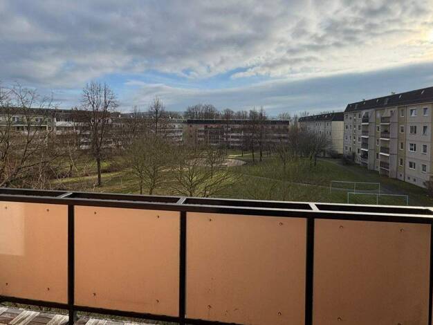 Wohnung zur Miete 465 € 3 Zimmer 69,4 m² 3. Geschoss frei ab sofort August-Förster-Straße 15 Löbau Löbau 02708