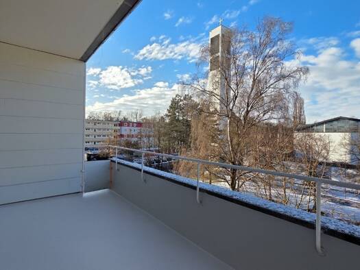 Wohnung zur Miete 1.500 € 4 Zimmer 81 m² Geschoss 3/3 frei ab sofort Kasernenviertel Regensburg 93053
