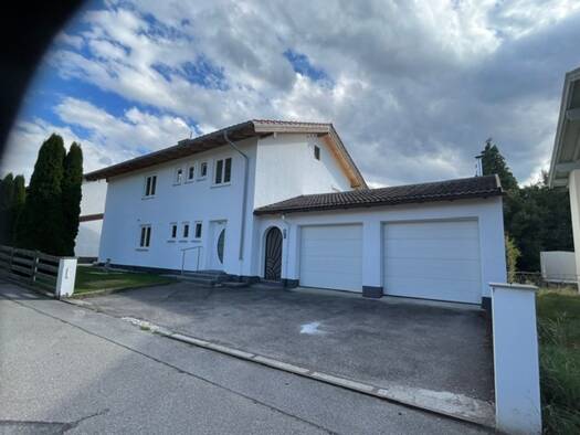 Mehrfamilienhaus zum Kauf provisionsfrei 980.000 € 7 Zimmer 171,3 m² 982 m² Grundstück frei ab sofort Hörgering Siegsdorf 83313