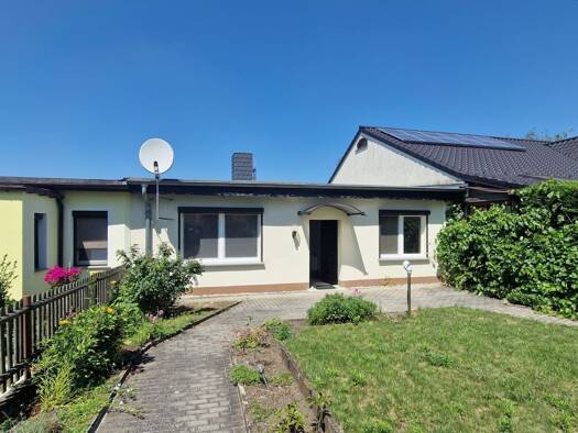 Reihenmittelhaus zum Kauf 85.000 € 3 Zimmer 104 m² 397 m² Grundstück Rehmsdorf Elsteraue 06729