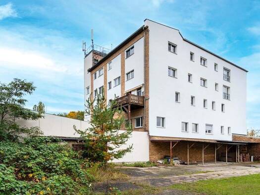Gewerbeobjekt zur Versteigerung als Kapitalanlage geeignet 575.000 € 1.325 m² 5.775 m² Grundstück Straße der Glasmacher 24 Weißwasser/O.L. 02943