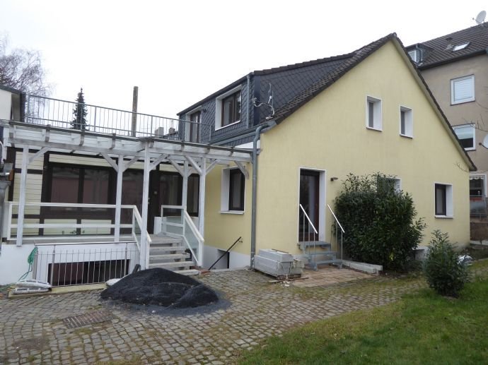 Reihenendhaus zur Miete 1.800 € 9 Zimmer 204 m²<br/>Wohnfläche 300 m²<br/>Grundstück ab sofort<br/>Verfügbarkeit Wupperstraße 54a Rathaus - Malteser Gründe Solingen 42651