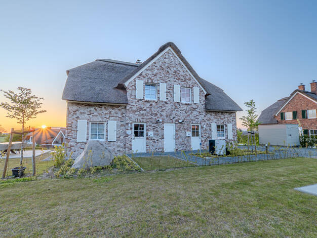 Haus zum Kauf 660.000 € 3 Zimmer 137,4 m² 774 m² Grundstück Schlossallee 32 Ranzow Lohme 18551