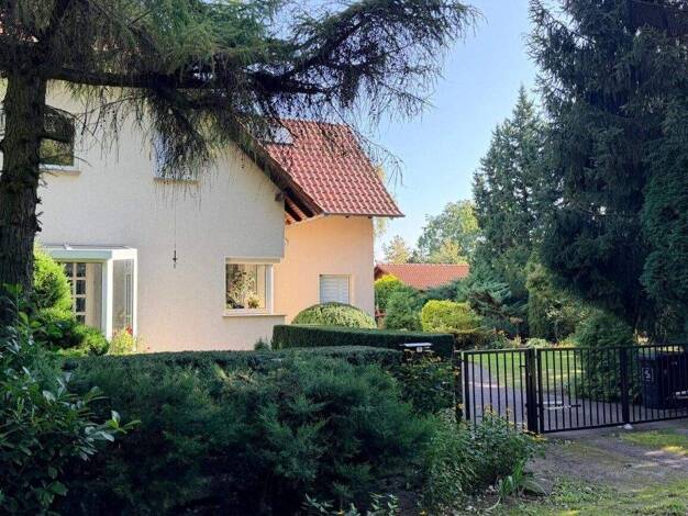 Einfamilienhaus zum Kauf 2.100.000 € 7 Zimmer 210 m² 2.452 m² Grundstück Biesdorf Berlin 12683