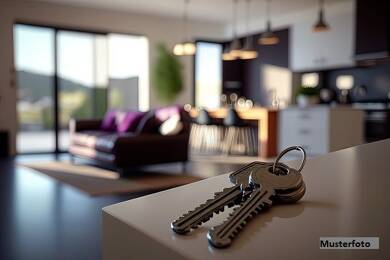 Einfamilienhaus zur Zwangsversteigerung 410.000 € 5 Zimmer 106 m² 330 m² Grundstück Vach Fürth 90768