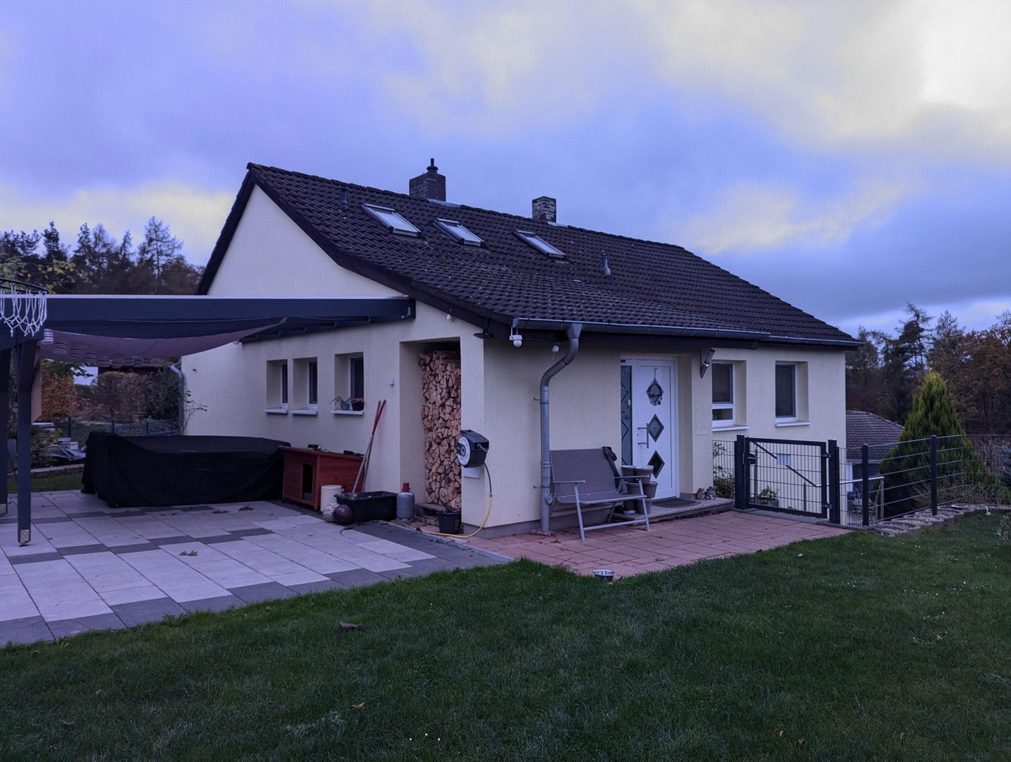 Einfamilienhaus zum Kauf provisionsfrei 499.000 € 8 Zimmer 250 m²<br/>Wohnfläche 1.049 m²<br/>Grundstück Johannesberg Bad Hersfeld 36251