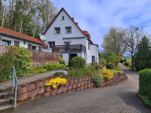 Mehrfamilienhaus zum Kauf 272.000 € 7 Zimmer 130 m² 1.564 m² Grundstück frei ab sofort Blankenau Hosenfeld 36154