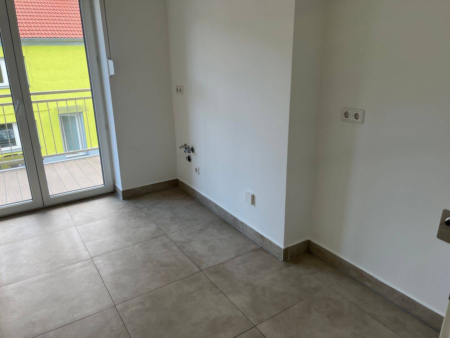 Erstbezug nach Renovierung - 3 ZW im 1. OG mit Balkon zum Innenhof, modernes Tageslichtbad mit Badewanne - ab sofort bezugsbereit – Nürnberg – Vorschaubild 10