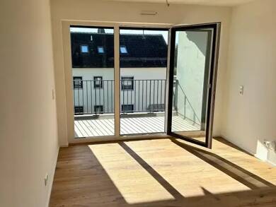 Wohnung zur Miete - Erstbezug 570 € 1 Zimmer 24,5 m² Dachgeschoss frei ab sofort Blücherstraße 119 Lechhausen Augsburg 86165