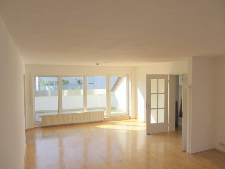 Wohnung zur Miete 1.800 € 5 Zimmer 180 m²<br/>Wohnfläche 2.<br/>Geschoss Geisenhiemer Str. 2 Hochheim Hochheim 65239