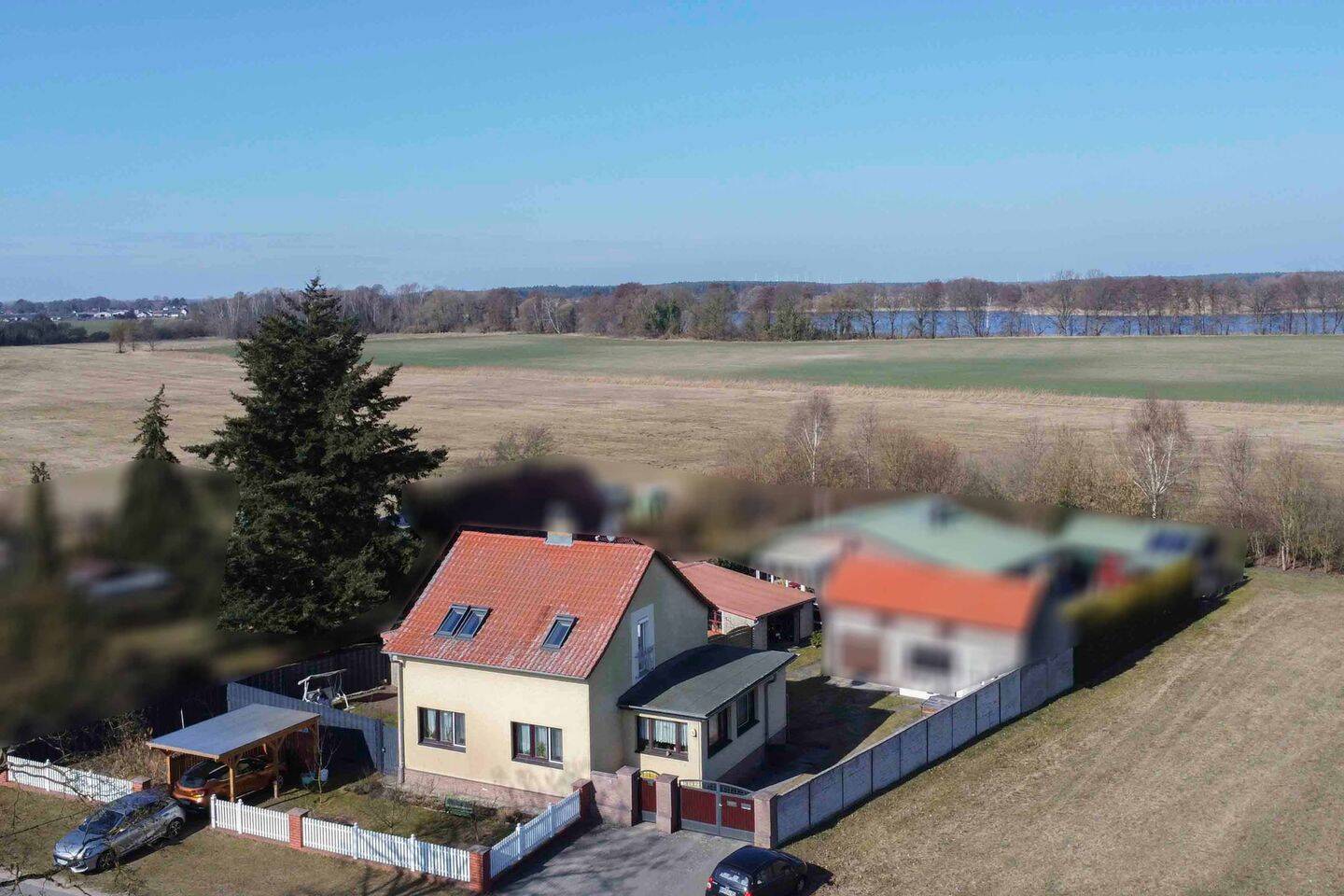 Immobilie in Liebenwalde - Modernisiertes 5-Zimmer-Einfamilienhaus mit Garten, Garage & Carport in Liebenwalde - Bild 1