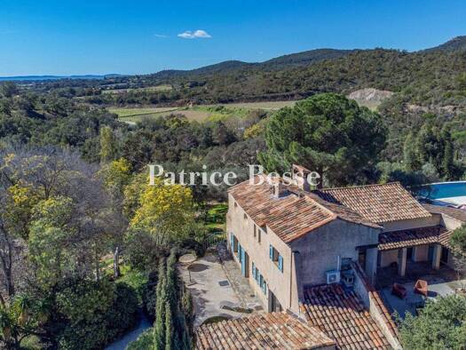 Haus zum Kauf 1.610.000 € 9 Zimmer 225 m² 20.001 m² Grundstück Vieille Ville Hyères 83400