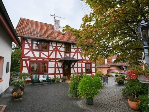 Einfamilienhaus zum Kauf 619.000 € 8 Zimmer 170 m² 1.143 m² Grundstück Görsroth Hünstetten 65510