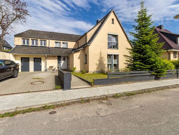 Einfamilienhaus zum Kauf 650.000 € 9 Zimmer 245 m² 759 m² Grundstück St. Gertrud St. Jürgen 23568