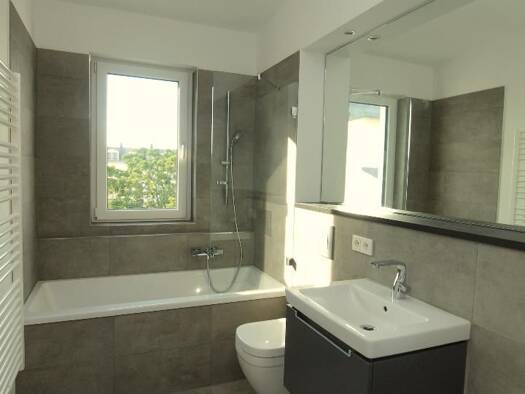 Wohnung zur Miete 850 € 2 Zimmer 62,2 m² 4. Geschoss frei ab 01.09.2026 Neustadt-Neuschönefeld Ost 04317