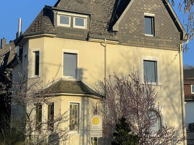 Einfamilienhaus zum Kauf provisionsfrei 399.000 € 7 Zimmer 175 m² 369 m² Grundstück Weidenau Siegen 57076