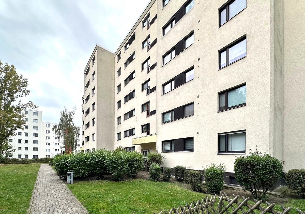 Wohnung zum Kauf 175.000 € 2 Zimmer 52 m²<br/>Wohnfläche 2.<br/>Geschoss ab sofort<br/>Verfügbarkeit Marienfelde Berlin 12277