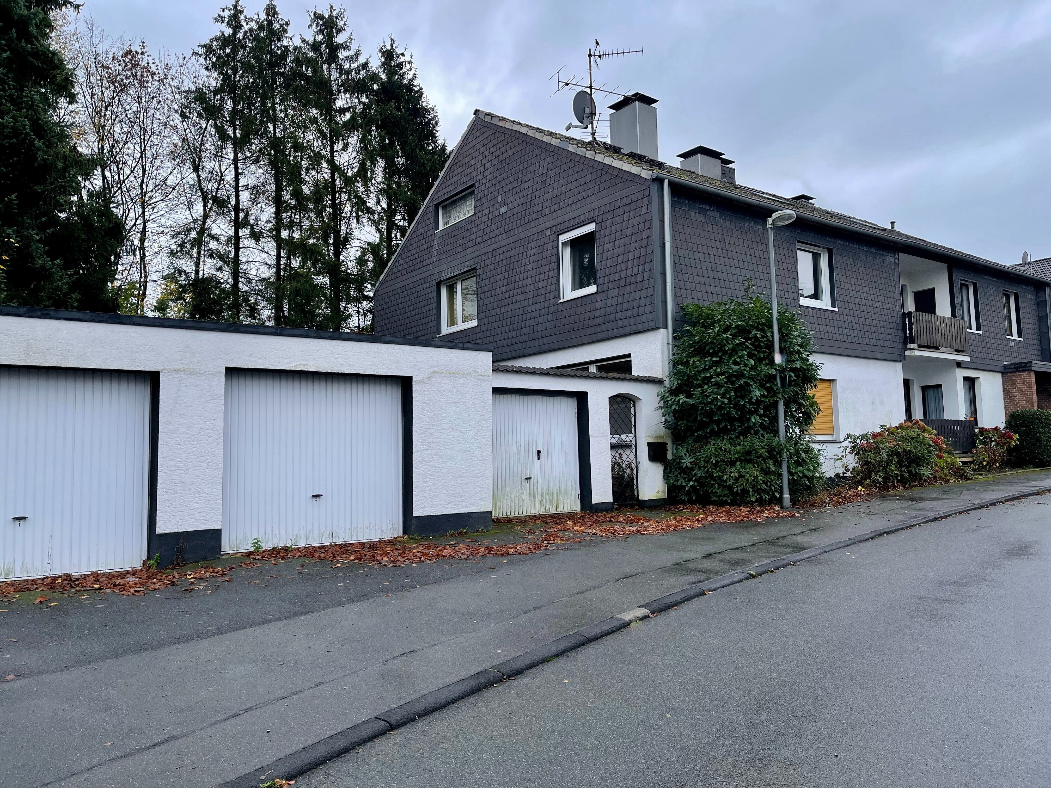 Mehrfamilienhaus zum Kauf 269.000 € 5 Zimmer 143,8 m²<br/>Wohnfläche 442 m²<br/>Grundstück Westring Wuppertal 42329