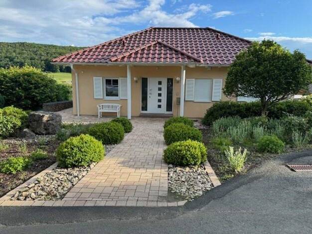 Mehrfamilienhaus zum Kauf provisionsfrei 585.000 € 7 Zimmer 175 m² 835 m² Grundstück Frohnhausen Gladenbach nahe Marburg 35075