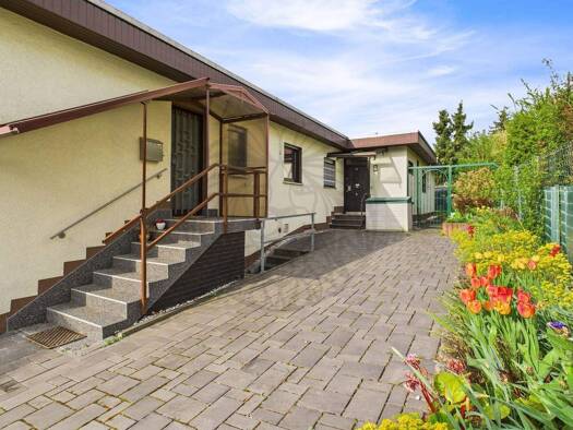 Bungalow zum Kauf 540.000 € 7,5 Zimmer 174 m² 540 m² Grundstück Usingen 61250