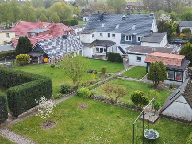 Mehrfamilienhaus zum Kauf als Kapitalanlage geeignet 899.000 € 13 Zimmer 330 m² 2.279,2 m² Grundstück Devin Stralsund 18439
