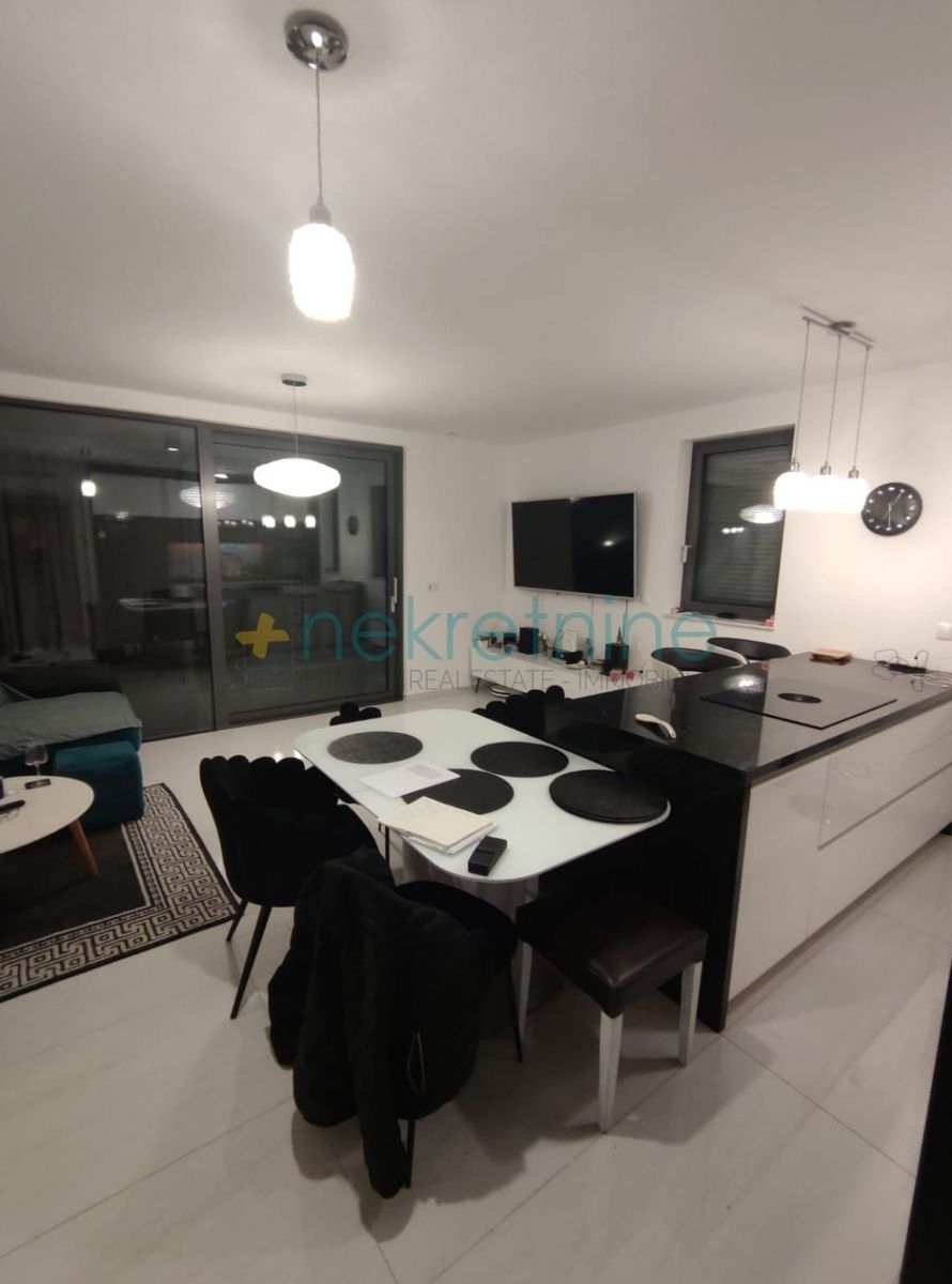 Wohnung zum Kauf 330.000 € 3 Zimmer 105 m²<br/>Wohnfläche Zadar center