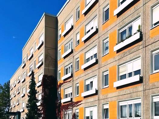 Wohnung zur Miete 226 € 2 Zimmer 41,9 m² 1. Geschoss frei ab sofort Gerhard-von-Scharnhorst-Straße 3 Hoyerswerda 02977