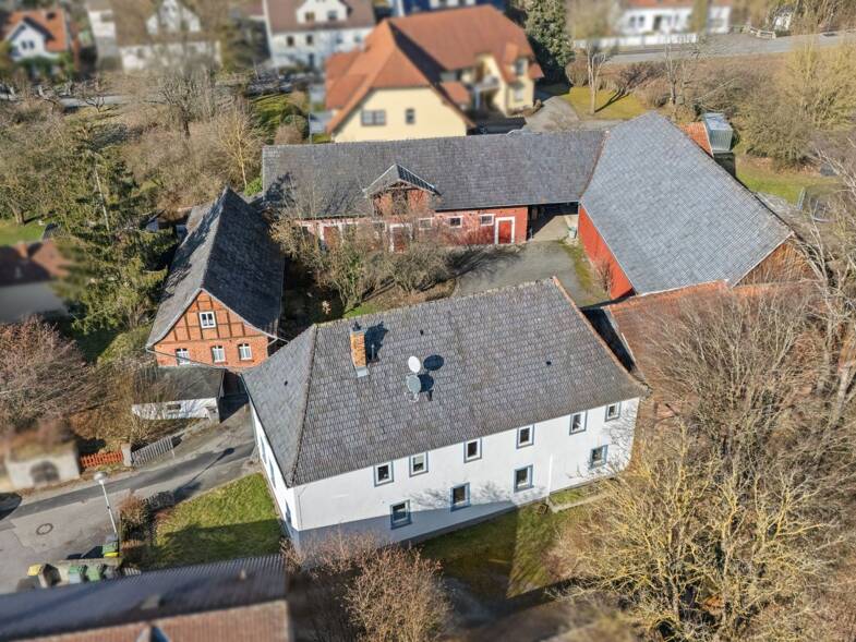 Bauernhaus zum Kauf 259.900 € 13 Zimmer 267 m² 2.300 m² Grundstück Bertelsdorf - Glend Coburg 96450