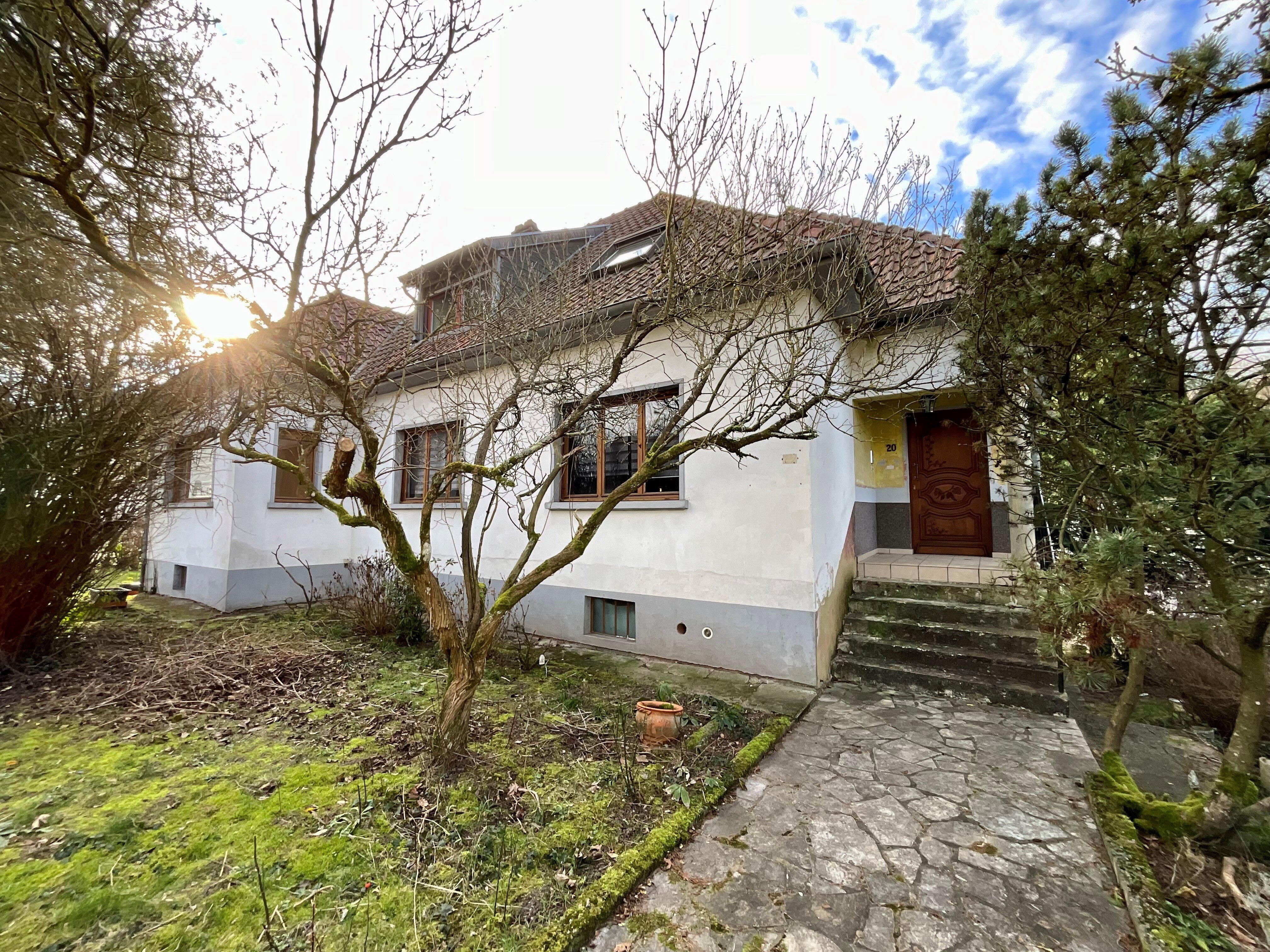 Einfamilienhaus zum Kauf 299.000 € 8 Zimmer 195,5 m²<br/>Wohnfläche 1.308 m²<br/>Grundstück ab sofort<br/>Verfügbarkeit SCHOENECK 57350