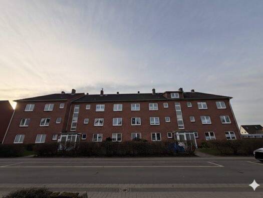 Wohnung zur Miete 294 € 2 Zimmer 42,7 m² 1. Geschoss frei ab 01.06.2026 Jebensweg 26 Husum 25813