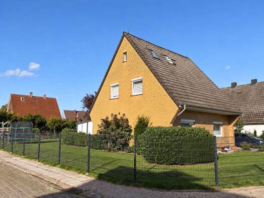 Haus zum Kauf 259.000 € 5 Zimmer 100 m² 727 m² Grundstück Brake Brake 26919