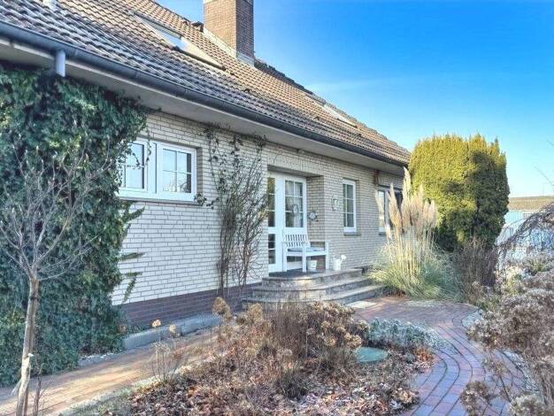 Einfamilienhaus zum Kauf 685.000 € 8 Zimmer 230 m² 1.299 m² Grundstück frei ab 01.02.2026 Wattenbek 24582