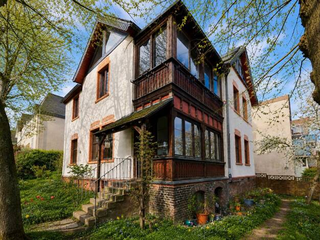 Mehrfamilienhaus zum Kauf 1.100.000 € 6 Zimmer 242 m² 542 m² Grundstück Seckbach Ost 60389