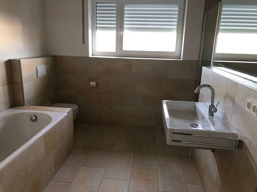 Reihenhaus zur Miete 2.150 € 4 Zimmer 135 m² frei ab 01.11.2026 Benediktusweg 14 Westenviertel Regensburg 93049