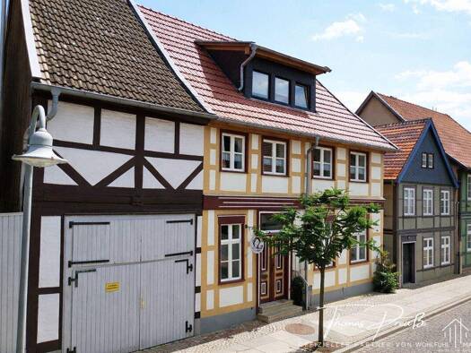 Stadthaus zum Kauf 229.000 € 8 Zimmer 142,1 m² 182 m² Grundstück Salzwedel 29410