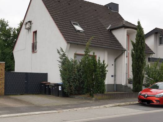 Einfamilienhaus zum Kauf 484.000 € 8 Zimmer 200 m² 604 m² Grundstück frei ab sofort Hochstraß Moers 47443