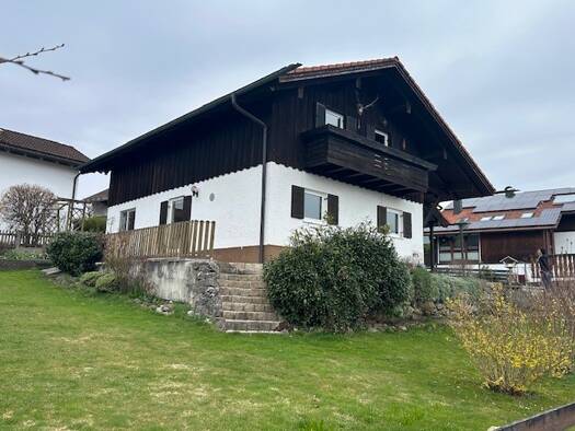 Einfamilienhaus zur Miete 2.100 € 5 Zimmer 135 m² 640 m² Grundstück frei ab 01.05.2026 Grafing 85567
