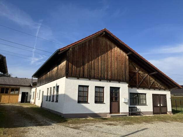 Werkstatt zum Kauf 460.000 € 696 m² Lagerfläche Wolfakirchen Haarbach 94542