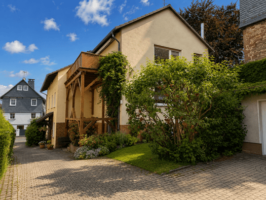 Haus zum Kauf provisionsfrei 205.000 € 9 Zimmer 328,5 m² 567 m² Grundstück Niederurff Bad Zwesten 34596
