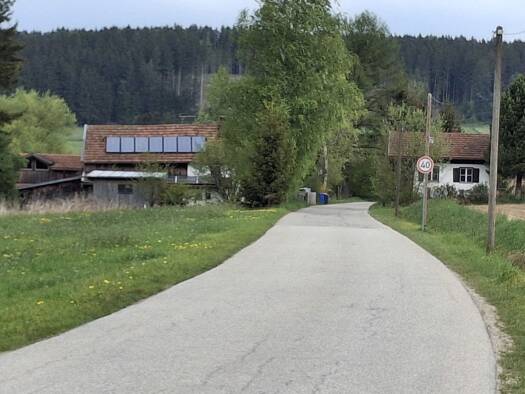 Bauernhaus zum Kauf provisionsfrei 650.000 € 5,5 Zimmer 144 m² 8.028 m² Grundstück Regen 94209