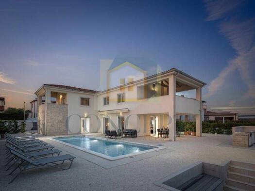 Villa zum Kauf - Erstbezug 830.000 € 5 Zimmer 292 m² 777 m² Grundstück Lovreć 52440