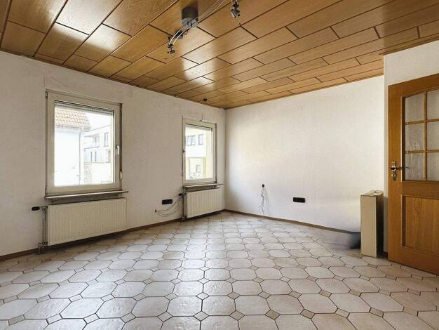 Reihenmittelhaus zum Kauf 270.000 € 6 Zimmer 90,4 m² 92 m² Grundstück Eppingen 75031