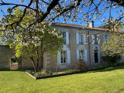 Haus zum Kauf 354.000 € 285 m² 3.979 m² Grundstück Anais 16560