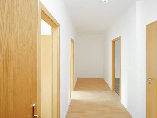 Wohnung zur Miete 350 € 3 Zimmer 70,1 m² 3. Geschoss frei ab sofort August-Bebel-Straße 2 Lutherstadt Eisleben Eisleben 06295