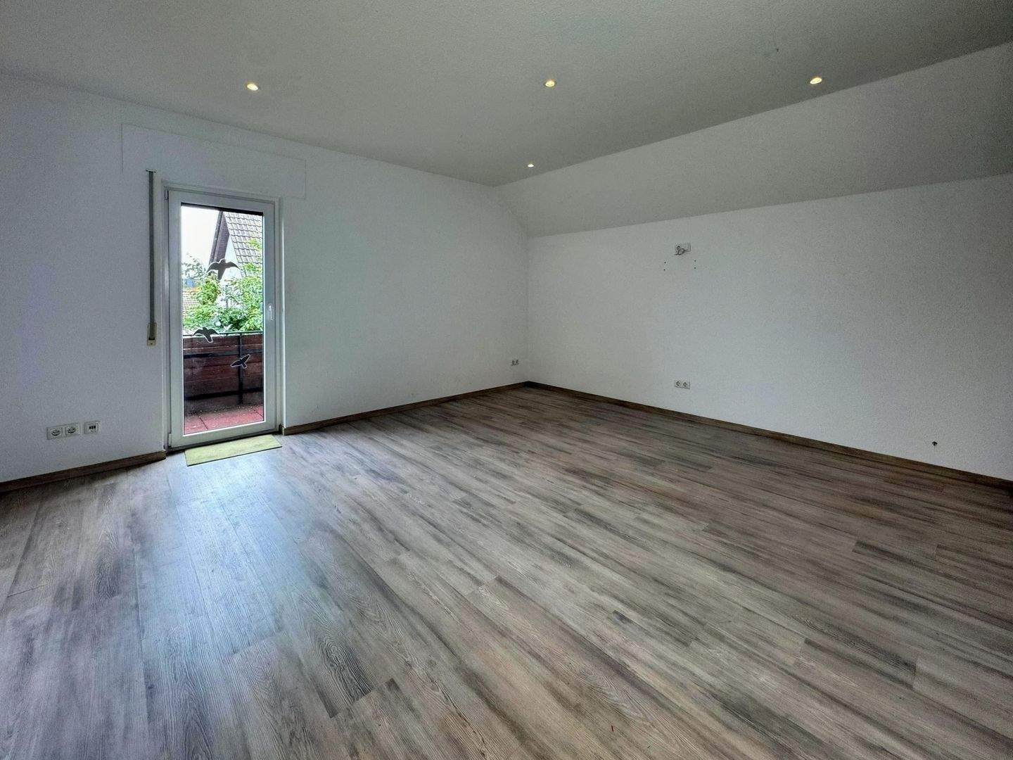 Immobilie in Calden - Charmantes Einfamilienhaus mit großem Platzangebot in ruhiger Lage von Calden - Bild 2