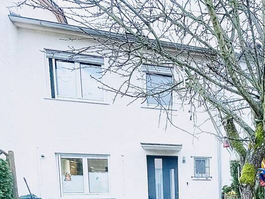 Reihenhaus zur Miete 1.820 € 4 Zimmer 120 m² 130 m² Grundstück frei ab 15.04.2026 Hunsrückstraße 32 Fischbach Kelkheim 65779