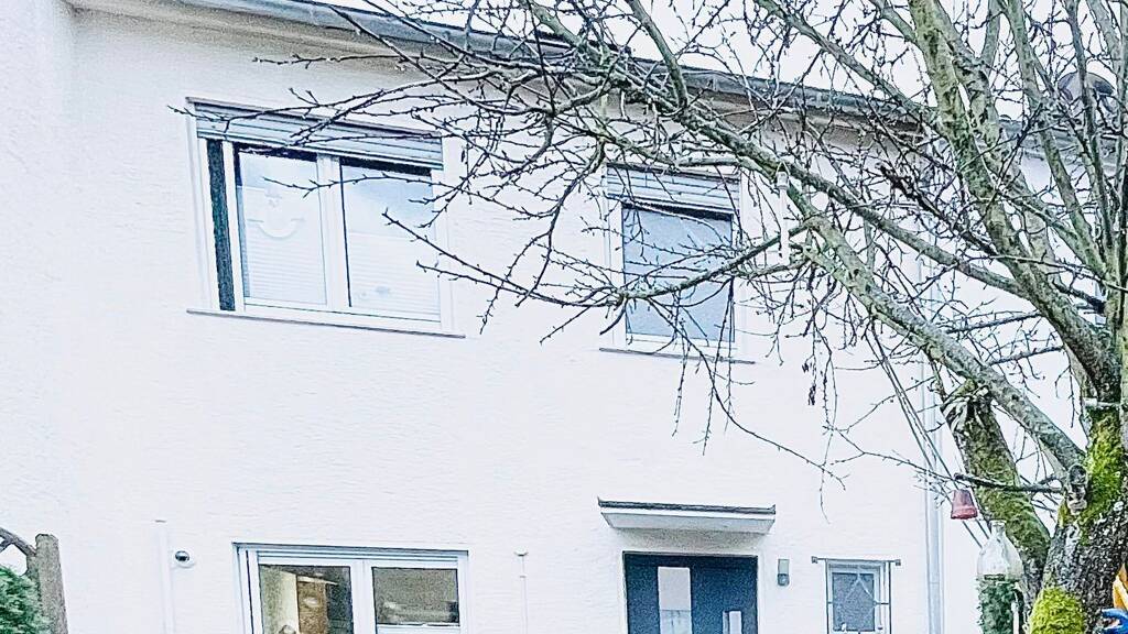 Reihenhaus zur Miete 1.820 € 4 Zimmer 120 m² 130 m² Grundstück frei ab 15.04.2026 Hunsrückstraße 32 Fischbach Kelkheim 65779