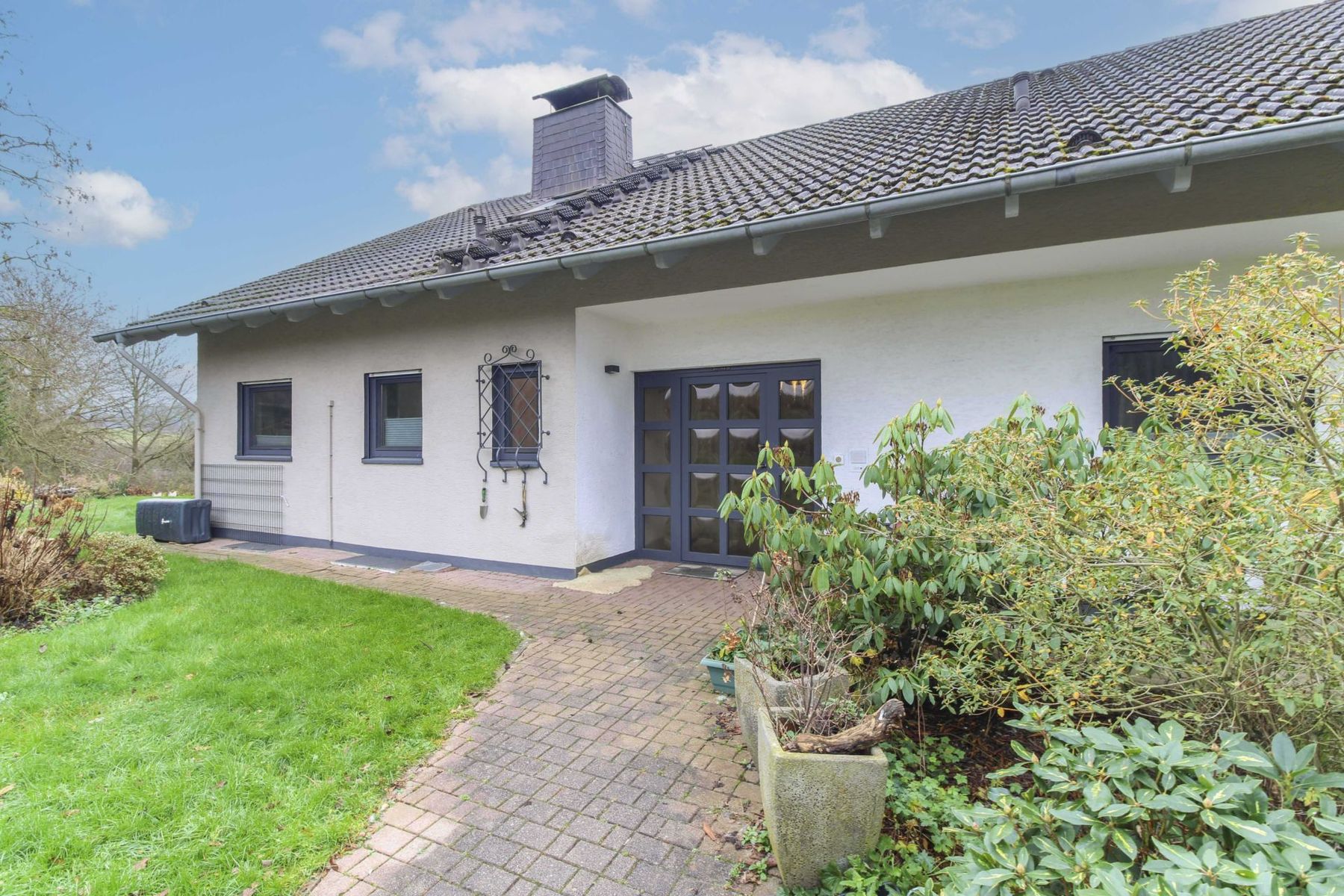 Einfamilienhaus zum Kauf 642.000 € 6 Zimmer 224 m²<br/>Wohnfläche 821 m²<br/>Grundstück Erbach Bad Camberg 65520