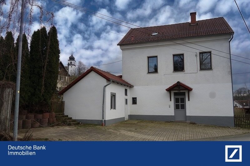 Einfamilienhaus zum Kauf 122.000 € 7 Zimmer 148,3 m²<br/>Wohnfläche 538 m²<br/>Grundstück Heinersgrün Weischlitz 08538