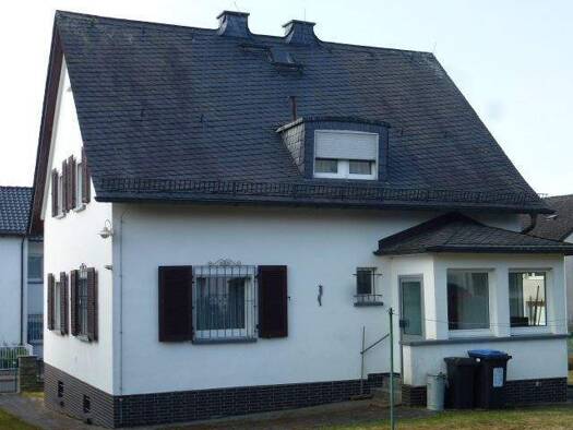 Einfamilienhaus zum Kauf 425.000 € 4,5 Zimmer 105 m² 832 m² Grundstück Usingen 61250